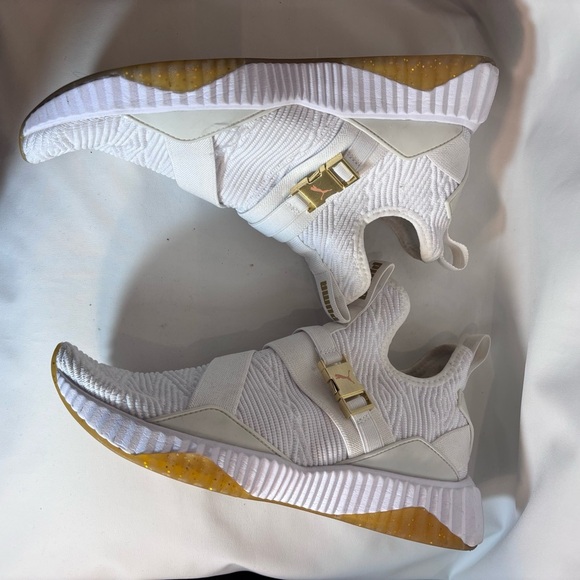 PUMA Sz 9.5 High Top White Textured Sneakers with Rise Gold Buckle Rubber Sole - Picture 7 of 13